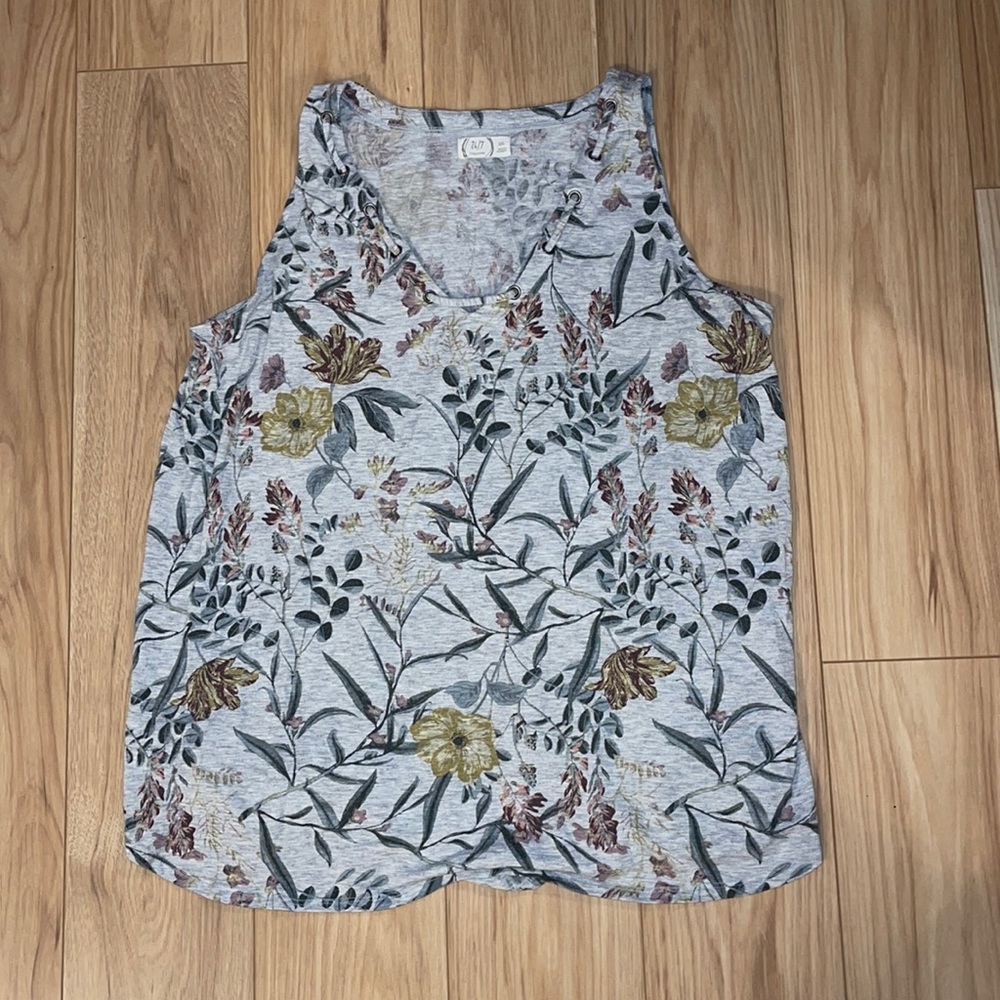 Maurices Gray Floral Tank TBDG